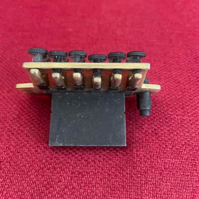 Graph Tech PS-0080-G0 LB63 Floyd Rose-Style Locking Bridge with String Saver Saddles 2010s - Gold image 3