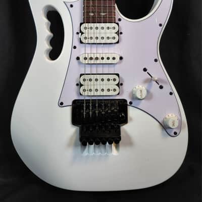 Ibanez JEMJRWH Steve Vai Junior Signature Series, White image 1