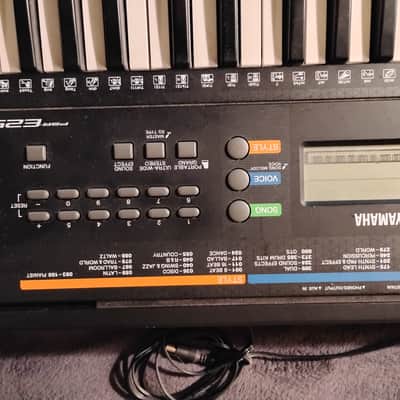 Yamaha PSR-E253 61-Key Portable Keyboard 2010s - Black image 5
