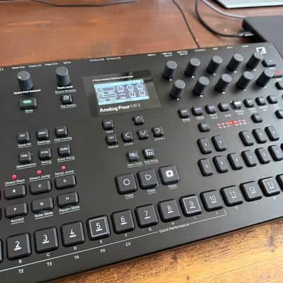 Elektron Analog Four MKII 4-Voice Tabletop Analog Synthesizer 2020 - Present - Black image 4