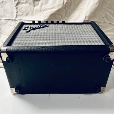Fender Frontman 15G Series II 2-Channel 15-Watt 1x8" Guitar Practice Amp 2002 - 2010 - Black image 6