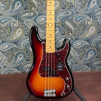 Fender Vintera III Late '60s Precision Bass 3-Color Sunburst w/Gig Bag image 2