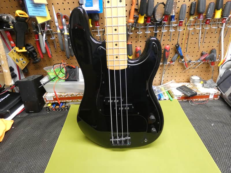 Fender Roger Waters Precision Bass 2011 - Black image 1