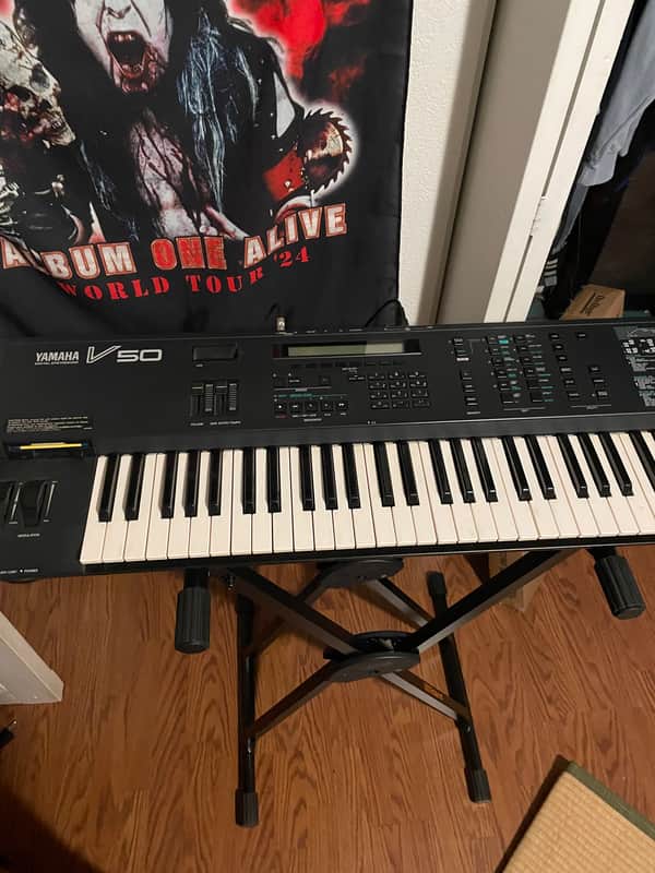 Yamaha V50 FM Synthesizer | Reverb