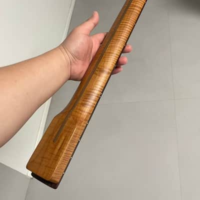 2.9mm Jumbo Frets Round End stainless steel 22frets Roasted flame Maple guitar neck 25.5inch hole 10mm  Satin Rosewood fingerboard ，