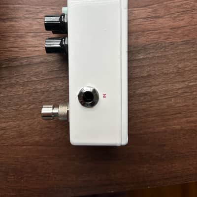 MXR M282 Dyna Comp Mini Bass Compressor 2019 - Present - White image 2