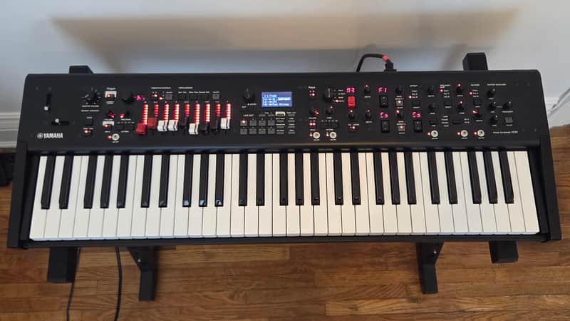 Yamaha YC61 61-Key Stage Keyboard 2018 - Present - Black image 1