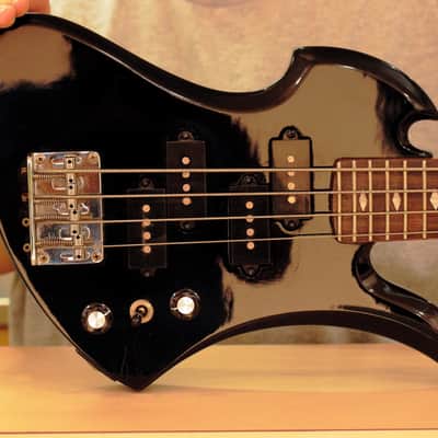 Very Rare.. Samick mini Mockingbird bass 1980 Black image 4