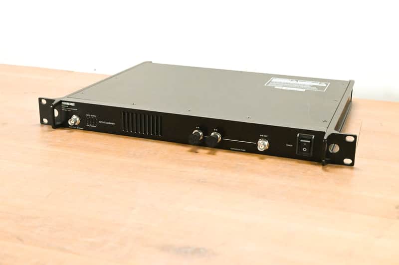 Shure PA821A Antenna Combiner for PSM Wireless Systems  - 470-952 MHz CG0106D image 1