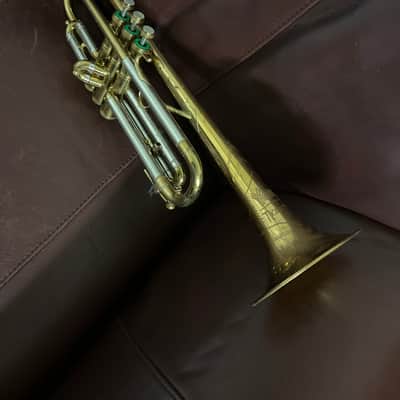 York National Bb trumpet (1955) SN 197094 (Model 105) image 17
