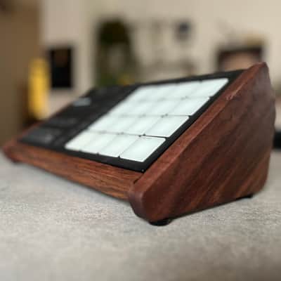 Walnut stand for Maschine Mikro MKIII image 4