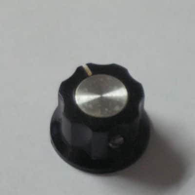 ONE used Toya B-1122 Vintage Boss Pedal Replacement KNOB, JAPAN, 1980s, fits split shaft pot - for OD1,DM2,PH1,CE2&more [NO pot/NO pedal(s)] black hard plastic, top side has silver colored reflector, 1 set screw, center under-side is brass color metal image 13
