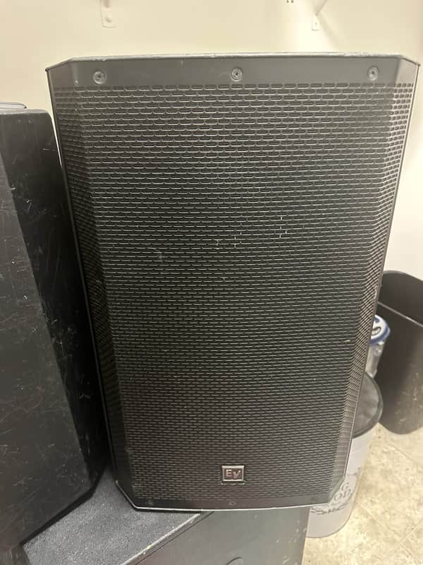 Electro-Voice ZLX-15P 15" 2-Way Powered Speaker (Pair) 2010s - Black image 1