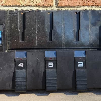 Korg PME-40X Professional Modular Effects System Pedalboard (Empty, Unloaded) Vintage Effect Pedal Module Board Plug-and-Play 1980's image 2