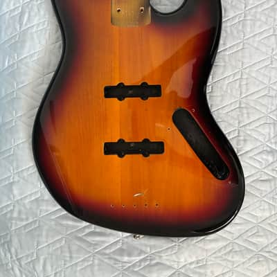 Squier Jazz bass body - Sunburst image 4