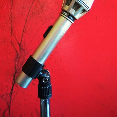 Vintage 1980's AKG D190ES dynamic cardioid microphone w clip & case Low Z 200 OHMS D1000E image 10
