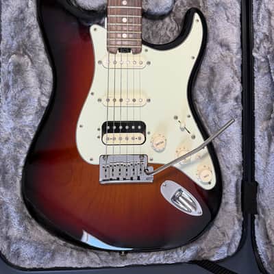 Fender American Elite Stratocaster - 2017 - 3-Color Sunburst, HSS Shawbucker, Ebony Fretboard, Noiseless Pickups image 9