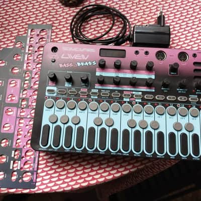 Sonicware Liven Bass & Beats 27-Key Wavetable Bass Synthesizer and