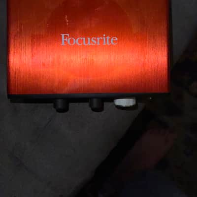 Focusrite Scarlett Solo 2nd Gen USB Audio Interface 2016 - 2018 - Red / Black image 2