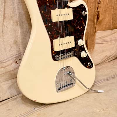 Fender MIJ Classic 60's Jazzmaster 2016 - Vintage White image 5