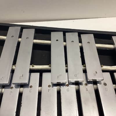 Jenco 1 1/2” Wide Bar Glockenspiel 2.5 Octaves in Case G-C image 8