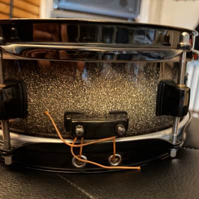 Pearl 10x4" maple snare 2000´s - Diamond burst finish image 4