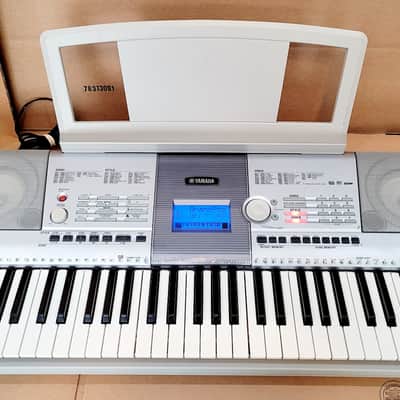 Yamaha PSR 293 61 Key Electronic Keyboard Portable Piano MIDI Touch Sensitive 6 track Sequencer image 3