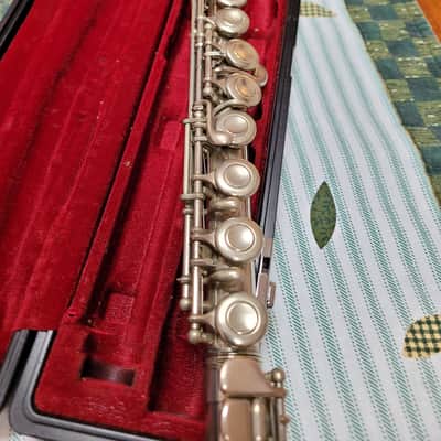 Yamaha YFL-211-(closed hole)Flute-2026 - Silver Plated- Beautiful! image 9