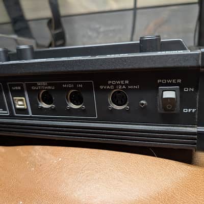 Rocktron Utopia B200 Bass Guitar Multi Effects Pedal With PSU image 9