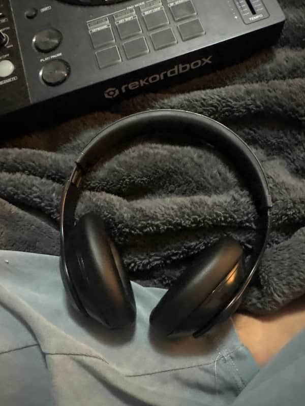 Beats Studio Pro 2023 - Black image 1