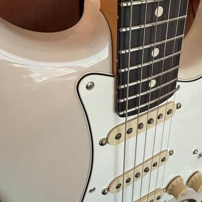 Fender Player II Stratocaster Chambered Ash Body w/ Rosewood Fretboard - 2026 - White Blond - Mint image 2