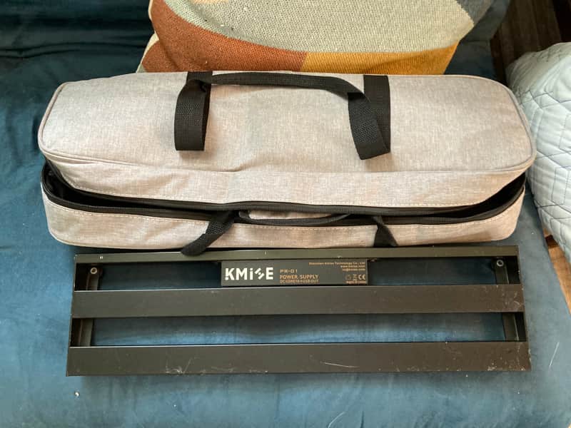Kmise Pedalboard with Power Supply image 1