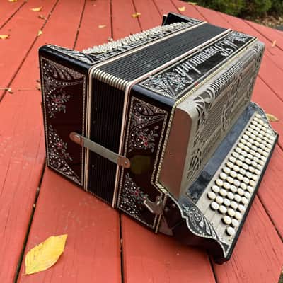 Nationale Sullaumines Accordion, vintage 1930’s image 5