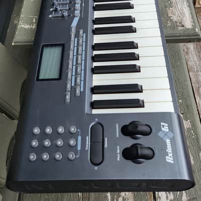 STUDIO SALE! M-Audio Axiom 61 - Key Semi-Weighted USB MIDI Controller image 2