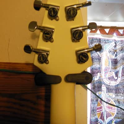 SX flying V 2000s Aged Alpine White (Essex) image 2