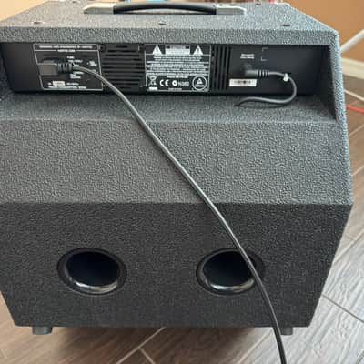 Hartke Kickback KB15 500-Watt 1x15" Bass Combo image 2