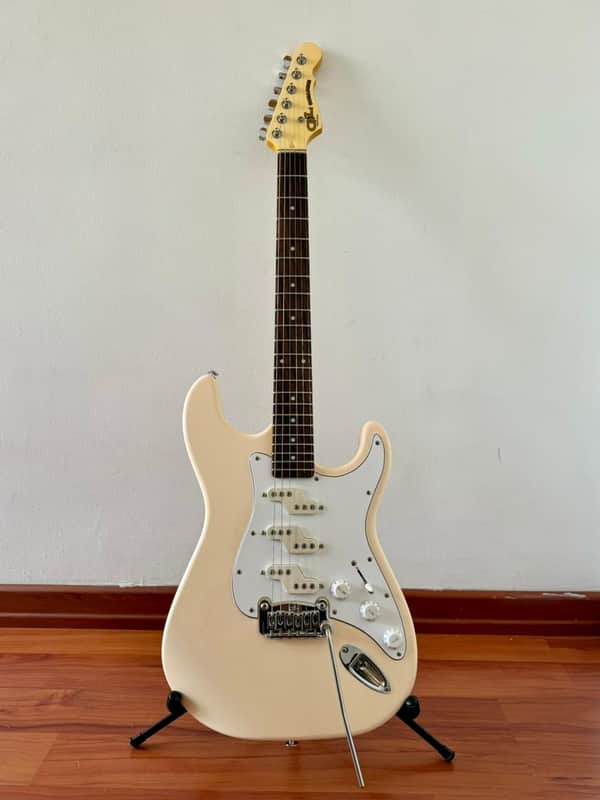 G&L Comanche Tribute series 2018 - Vintage white
