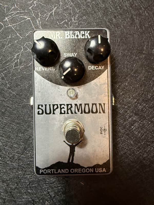 Mr. Black Supermoon Chrome