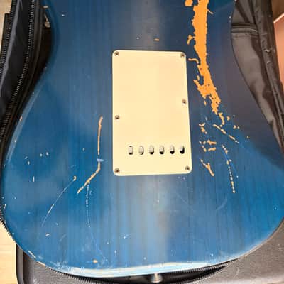 Fender Highway One Stratocaster with Rosewood Fretboard 2002 - 2005 - Sapphire Blue Transparent image 12