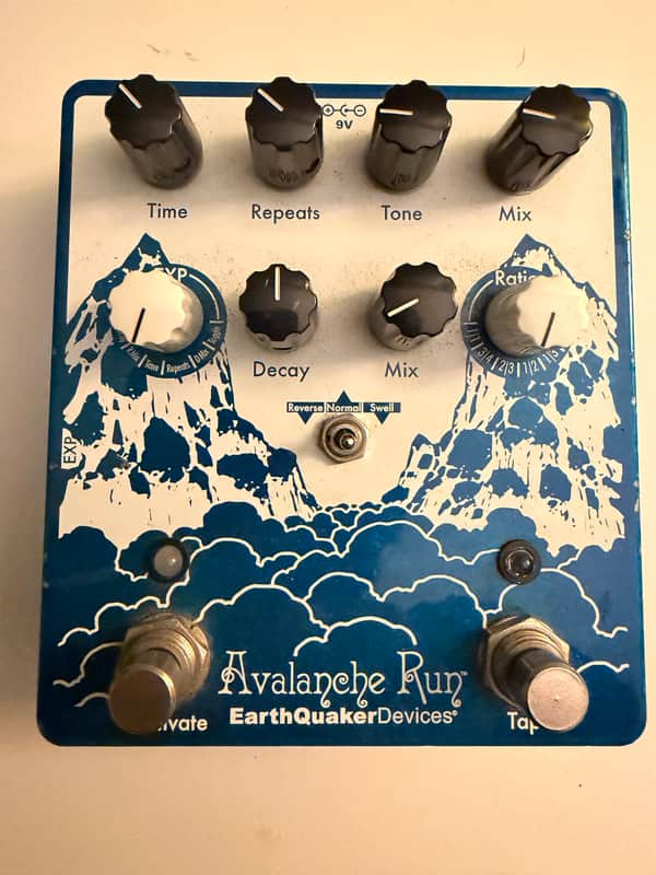 EarthQuaker Devices Avalanche Run Stereo Reverb & Delay with Tap Tempo V2