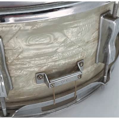Used Vintage Ludwig Mahogany 3ply Snare Drum White Marine Pearl - Good image 4