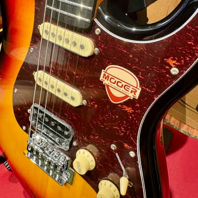 Mooer MSC10 PRO HSS Sunburst  (Tortoise Pickguard) image 7