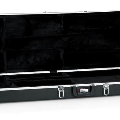 Gator Deluxe Molded Case For Bass Guitars image 2