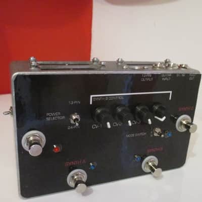 ROLAND US-3 GR TYPE 24 to 13 pin converter A/B SWITCHER LIKE US-2 FOR ROLAND GR300 GR700 GR100 G-303