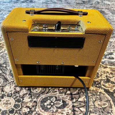 Fender '57 Custom Champ 2-Channel 5-Watt 1x8" Guitar Combo 2016 - Present - Lacquered Tweed image 3