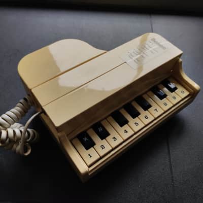 LO-FI Vintage Phone Grand Piano Shaped Microphone 1980's - White image 1