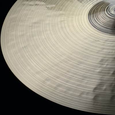 Paiste 22" Signature Traditionals Light Ride Cymbal - 2552g image 4