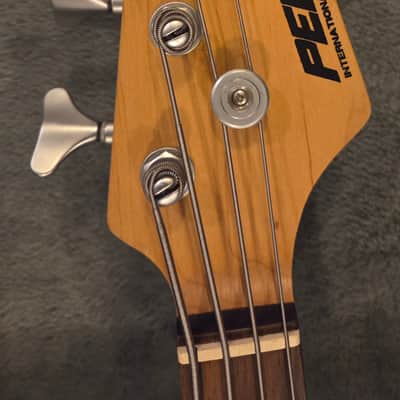 Peavey 4 string bass guitar Fury II image 5