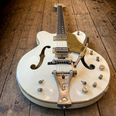 1970 Gretsch White Falcon Double cutaway model with hard shell case image 6