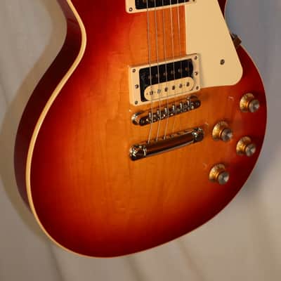 Gibson Les Paul Classic Cherry Sunburst with case 2023 image 7